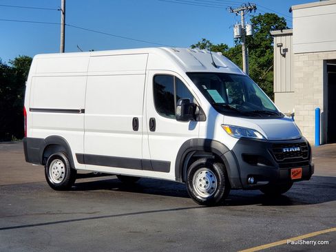 Used 2023 RAM ProMaster 2500 w/ Convenience Group FWD image 5