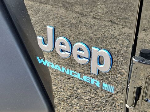 Used 2025 Jeep Wrangler Unlimited Rubicon 4xe w/ Safety Group AWD/4WD image 31