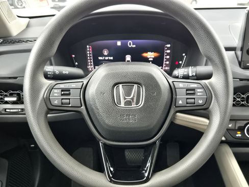 Certified 2025 Honda Accord SE image 19
