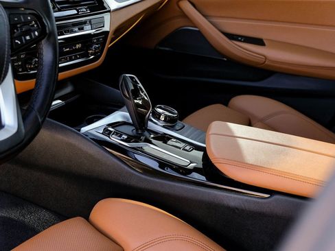 Used 2023 BMW 530i xDrive w/ Executive Package image 29