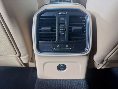 New 2025 Porsche Macan image 22