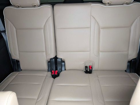 Used 2023 Chevrolet Tahoe Premier AWD/4WD image 25