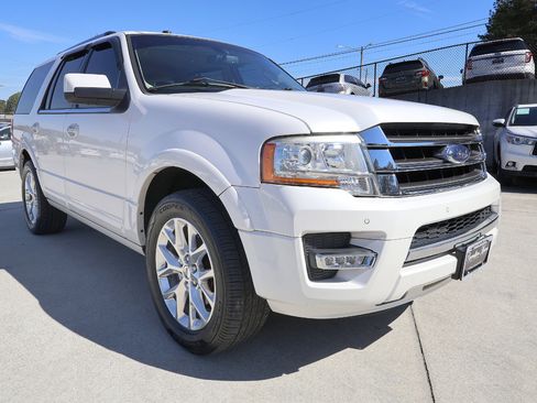 Used 2017 Ford Expedition Limited w/ Equipment Group 301A image 9