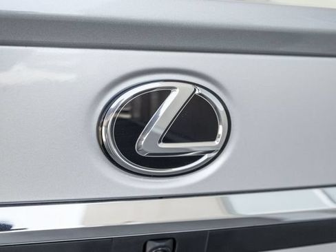 Used 2025 Lexus ES 300h w/ Accessory Package (Z2) FWD image 5