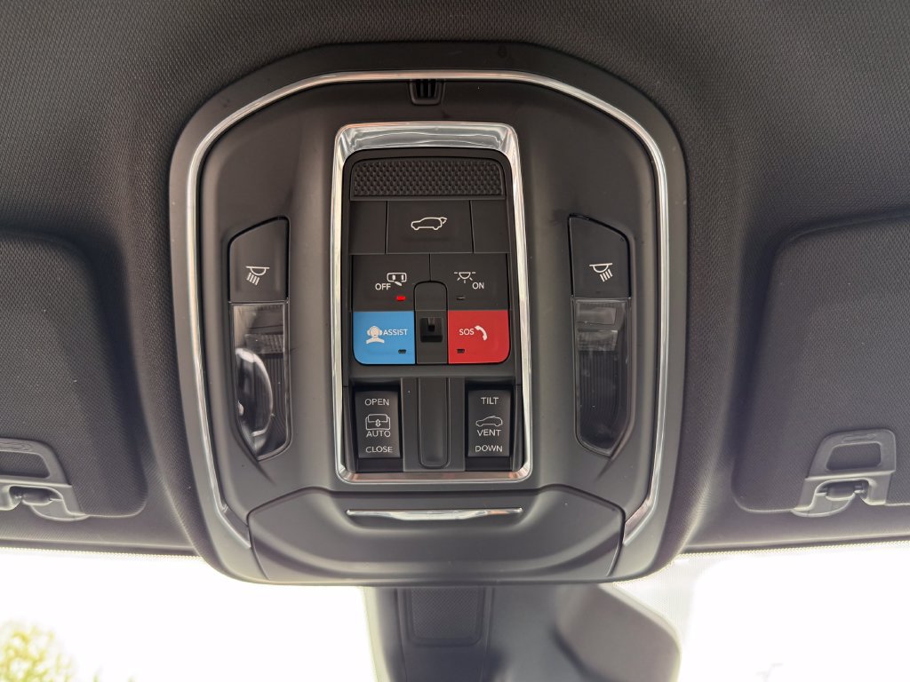 Used 2023 Jeep Grand Cherokee L Laredo AWD/4WD image 29