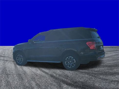 Certified 2023 Ford Expedition XLT image 6