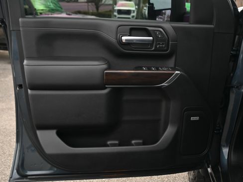 Used 2020 GMC Sierra 2500 SLT w/ SLT Premium Plus Package image 27