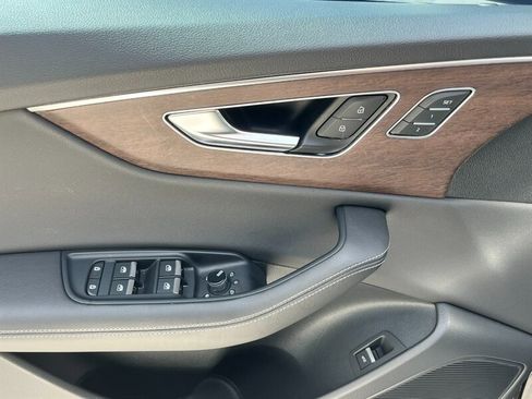 Used 2023 Audi Q8 Premium Plus w/ Premium Plus Package image 18