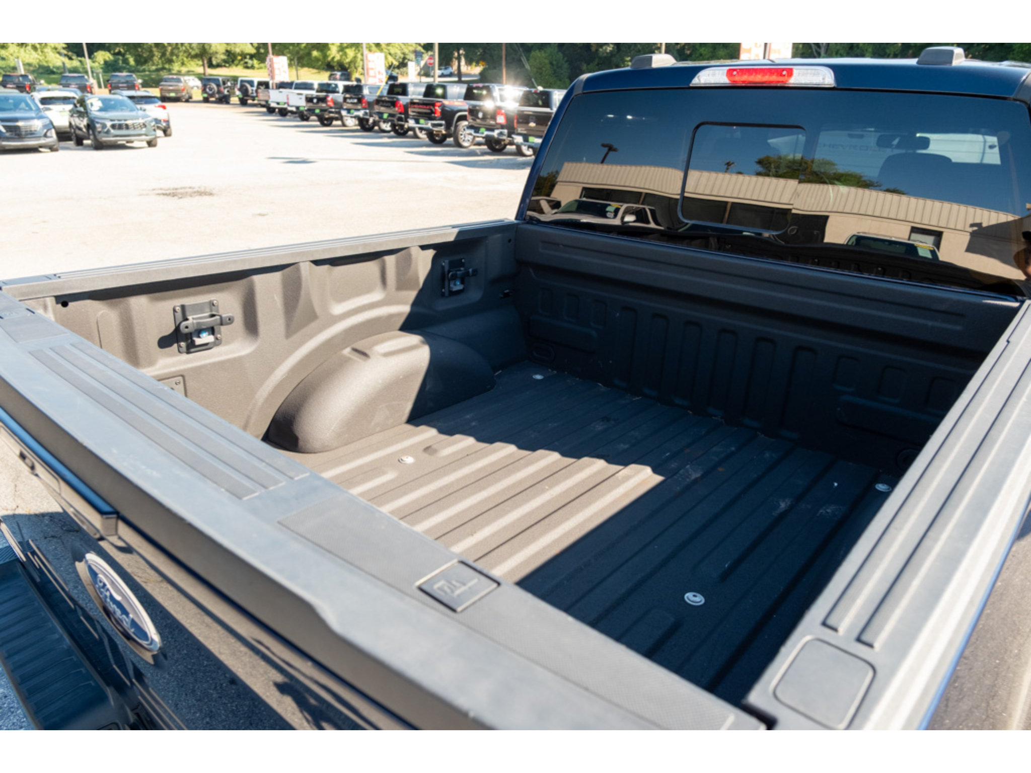 Used 2022 Ford F150 Lariat AWD/4WD image 34