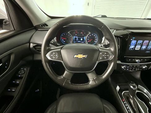 Certified 2018 Chevrolet Traverse LT image 11