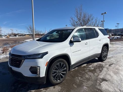 Used 2023 Chevrolet Traverse RS image 8