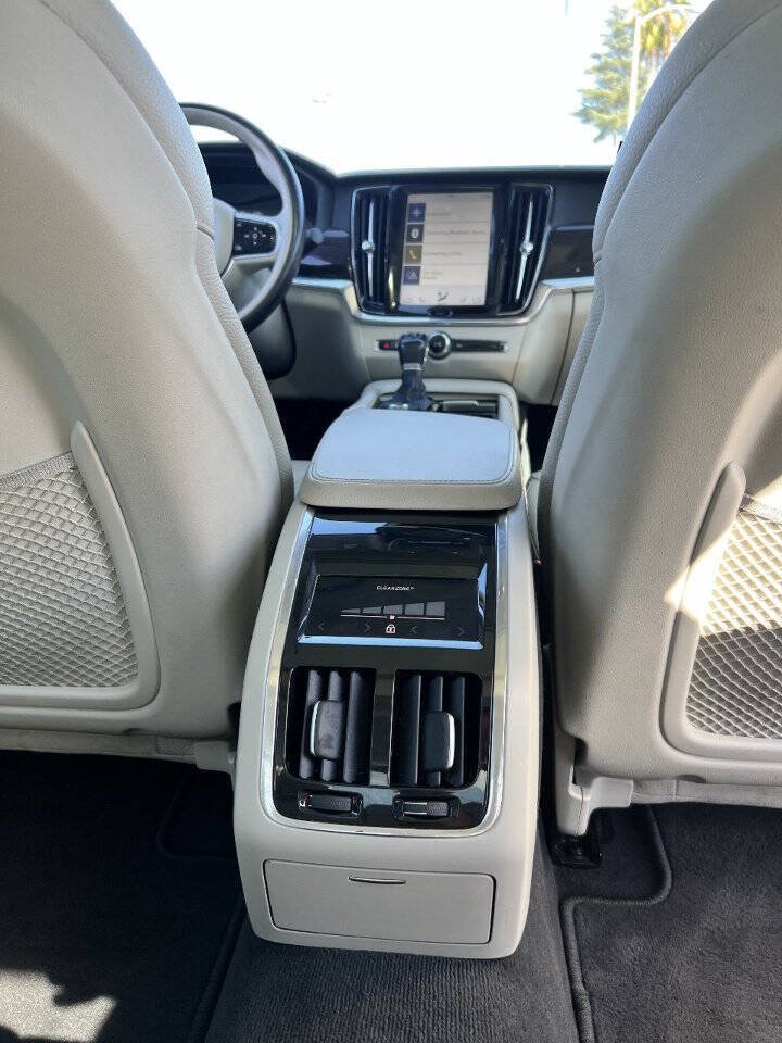 Used 2018 Volvo S90 T6 Momentum w/ Convenience Package AWD/4WD image 16