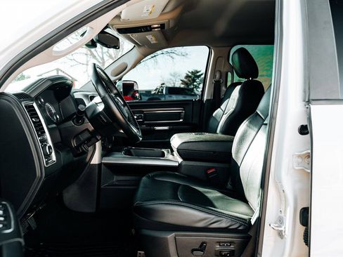 Used 2018 RAM 2500 Laramie w/ Convenience Group image 18