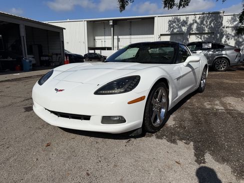 Used 2007 Chevrolet Corvette Coupe w/ Preferred Equipment Group image 2