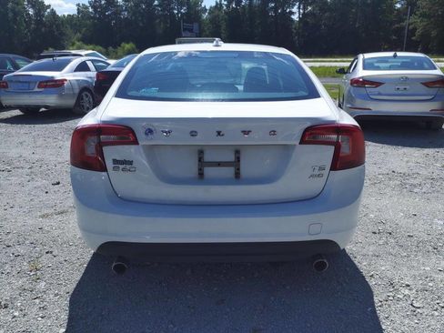 Used 2013 Volvo S60 T5 image 2