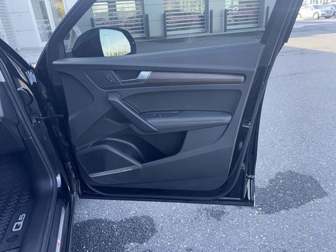 Certified 2025 Audi Q5 e Premium Plus image 18