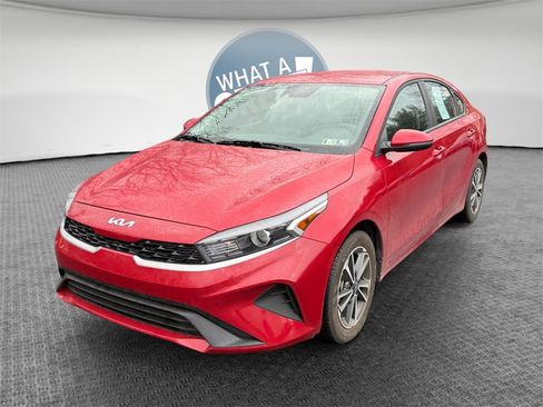Certified 2023 Kia Forte LXS w/ LXS Technology Package image 3
