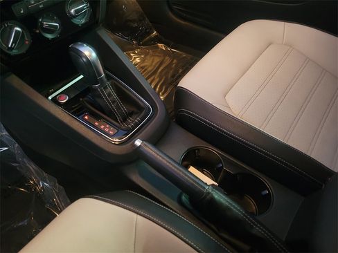 Used 2016 Volkswagen Jetta Sport image 26