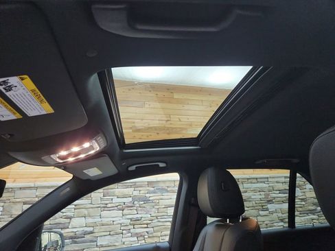 Used 2023 Mercedes-Benz GLE 350 4MATIC image 11