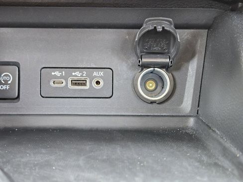 Used 2025 Nissan Sentra SV FWD image 22