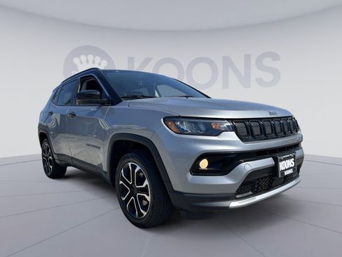 Used 2022 Jeep Compass Limited AWD/4WD image 18