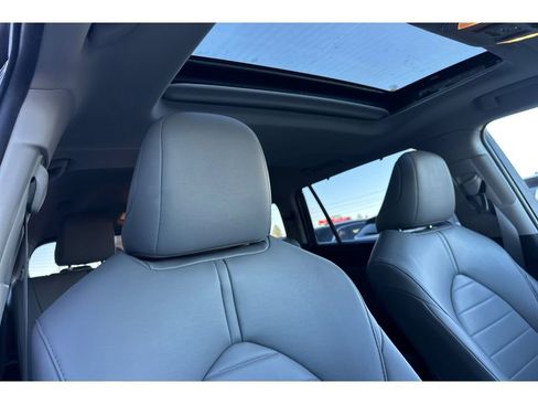 Used 2023 Toyota Highlander XLE FWD image 18