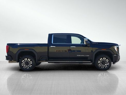 Used 2025 GMC Sierra 3500 Denali Ultimate AWD/4WD image 6