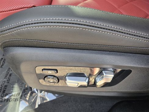 New 2026 BMW X6 M60i w/ Climate Comfort Package image 26