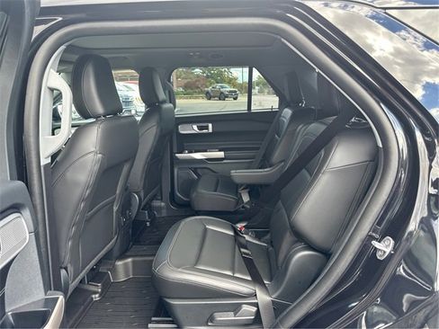 Used 2023 Ford Explorer XLT w/ Equipment Group 202A image 10
