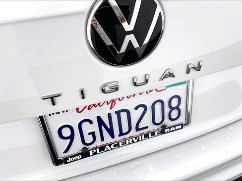 Used 2023 Volkswagen Tiguan SE AWD/4WD image 31