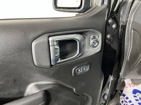 Used 2026 Jeep Wrangler Unlimited Rubicon AWD/4WD image 16