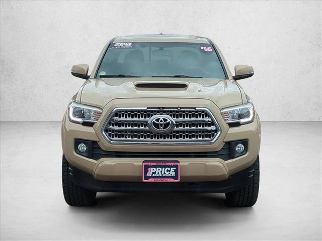 Used 2016 Toyota Tacoma TRD Sport AWD/4WD image 2