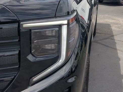 Used 2024 GMC Sierra 1500 Elevation w/ Preferred Package AWD/4WD image 13