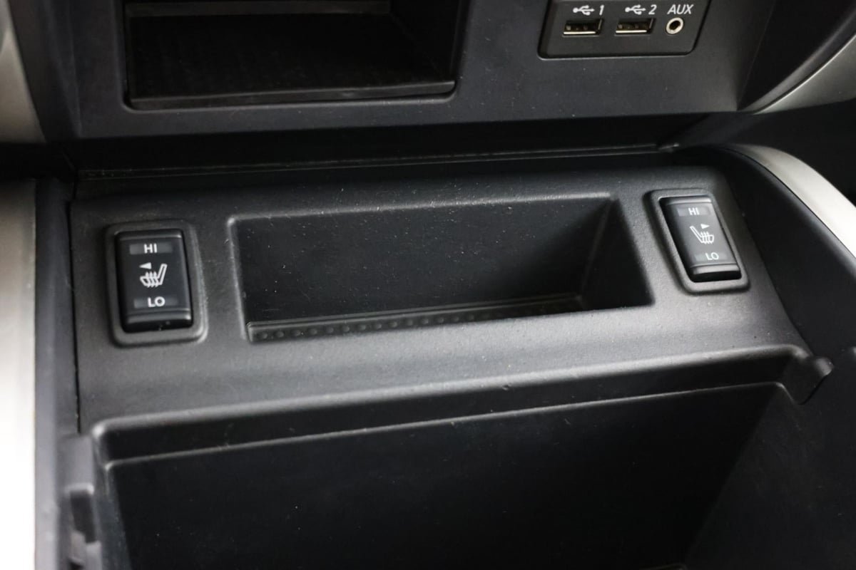 Used 2019 Nissan Titan SV w/ SV Convenience Package AWD/4WD image 9
