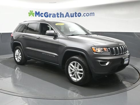 Used 2017 Jeep Grand Cherokee Laredo w/ Quick Order Package 23E AWD/4WD image 2