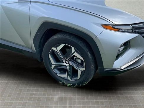 Certified 2024 Hyundai Tucson Limited AWD/4WD image 10