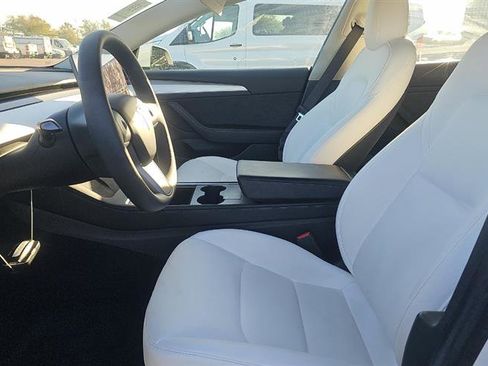 Used 2022 Tesla Model 3 Standard Range image 7