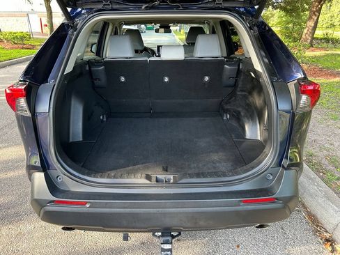 Used 2023 Toyota RAV4 XLE Premium FWD image 11