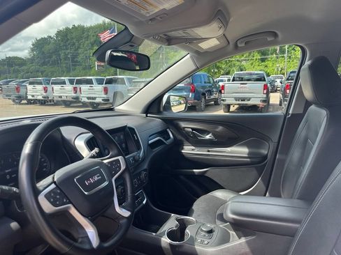 Used 2024 GMC Terrain SLT FWD image 20