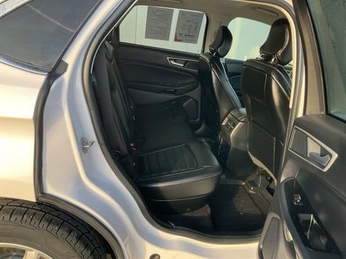 Used 2019 Ford Edge SEL w/ Equipment Group 201A image 34
