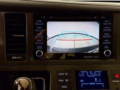 Used 2020 Toyota Sienna XLE w/ XLE Navigation Package AWD/4WD image 15