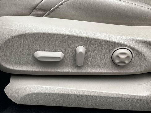 Used 2019 Buick Envision Premium AWD/4WD image 11