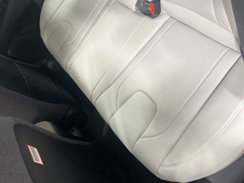 New 2025 Hyundai Elantra Limited image 30