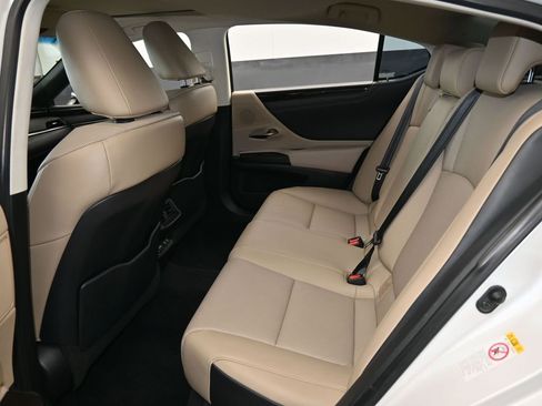 Used 2019 Lexus ES 350 w/ Premium Package image 41