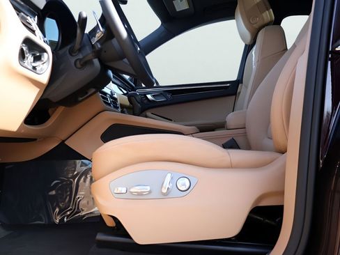 New 2026 Porsche Macan image 34