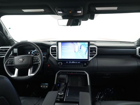 Used 2025 Toyota Sequoia Platinum image 13