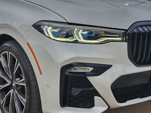 Used 2022 BMW X7 M50i w/ Executive Package image 6
