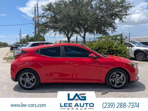 Used 2019 Hyundai Veloster 2.0 image 2