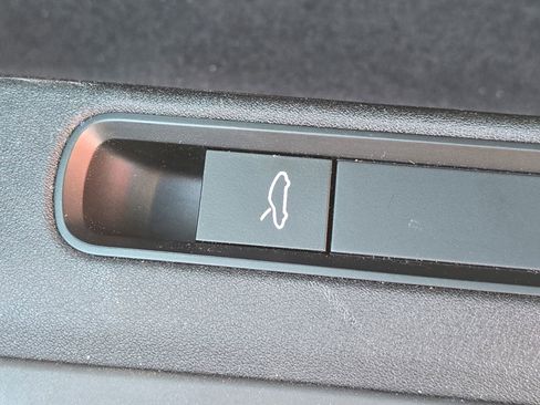 Certified 2023 Porsche 911 Carrera GTS image 25