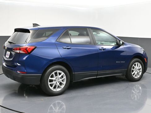 Used 2022 Chevrolet Equinox LS w/ LS Convenience Package image 7